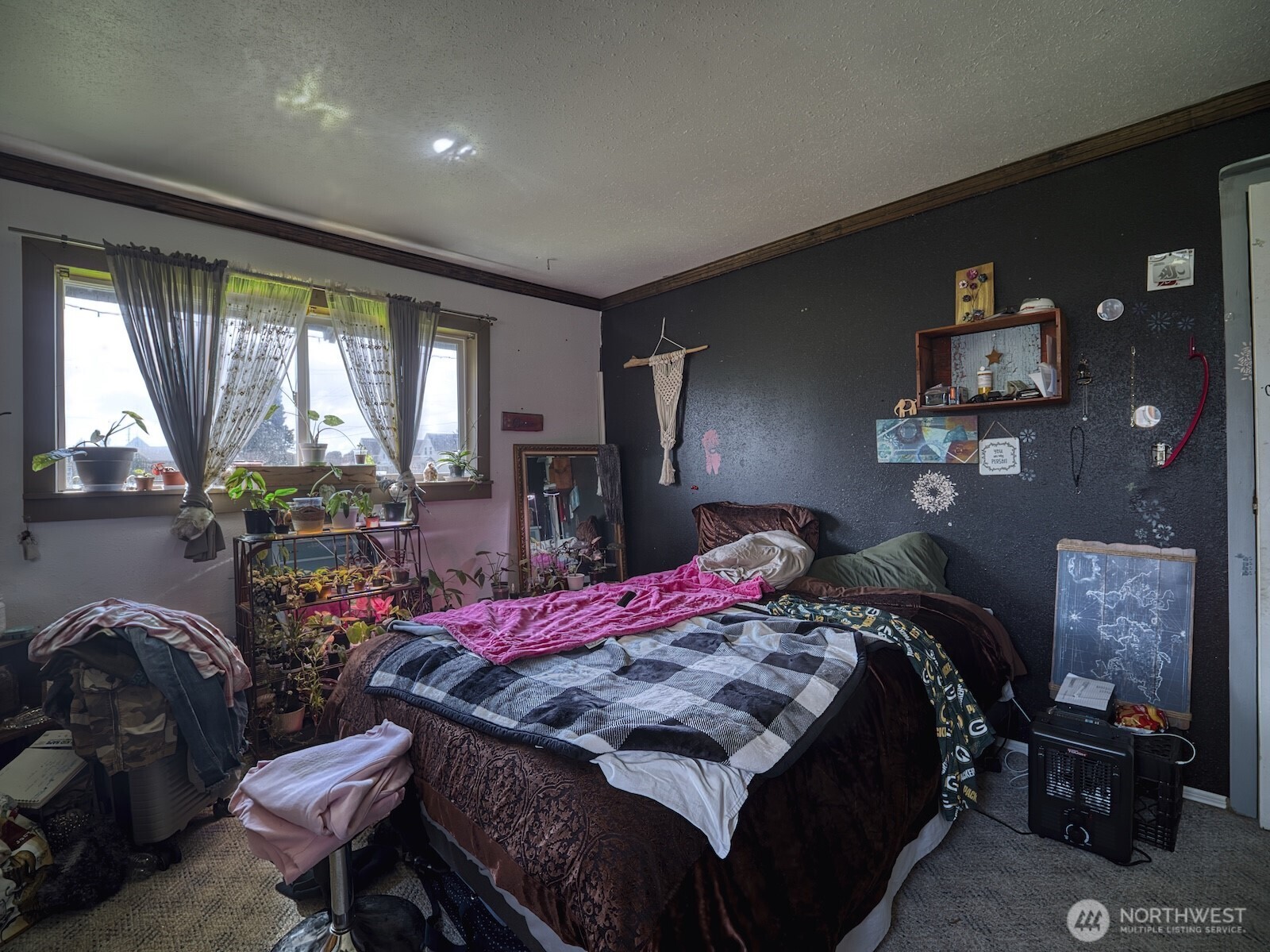 620 Monroe Street Hoquiam, WA 98550 - Photo 6 of 8 a bed room with a bed furniture and a window