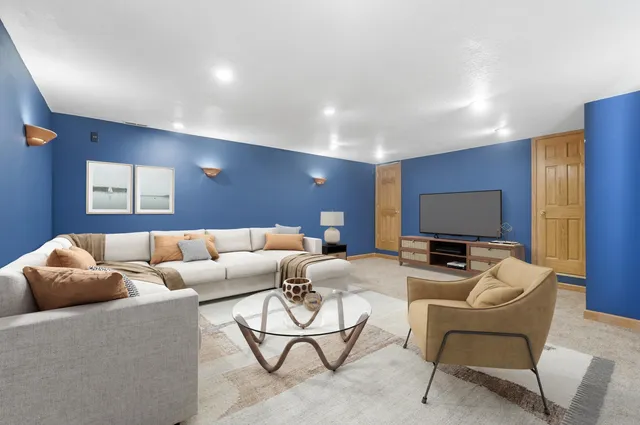 $594,900 | 4537 West Black Oak Circle, Angola, IN 46703