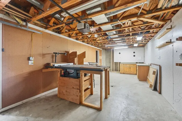 $594,900 | 4537 West Black Oak Circle, Angola, IN 46703