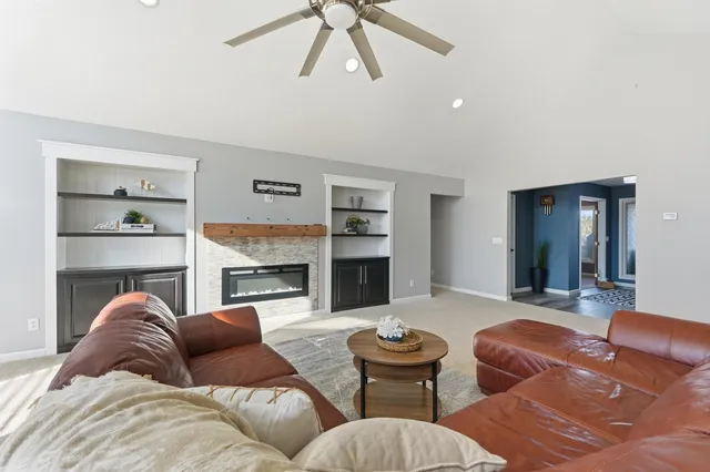 $594,900 | 4537 West Black Oak Circle, Angola, IN 46703