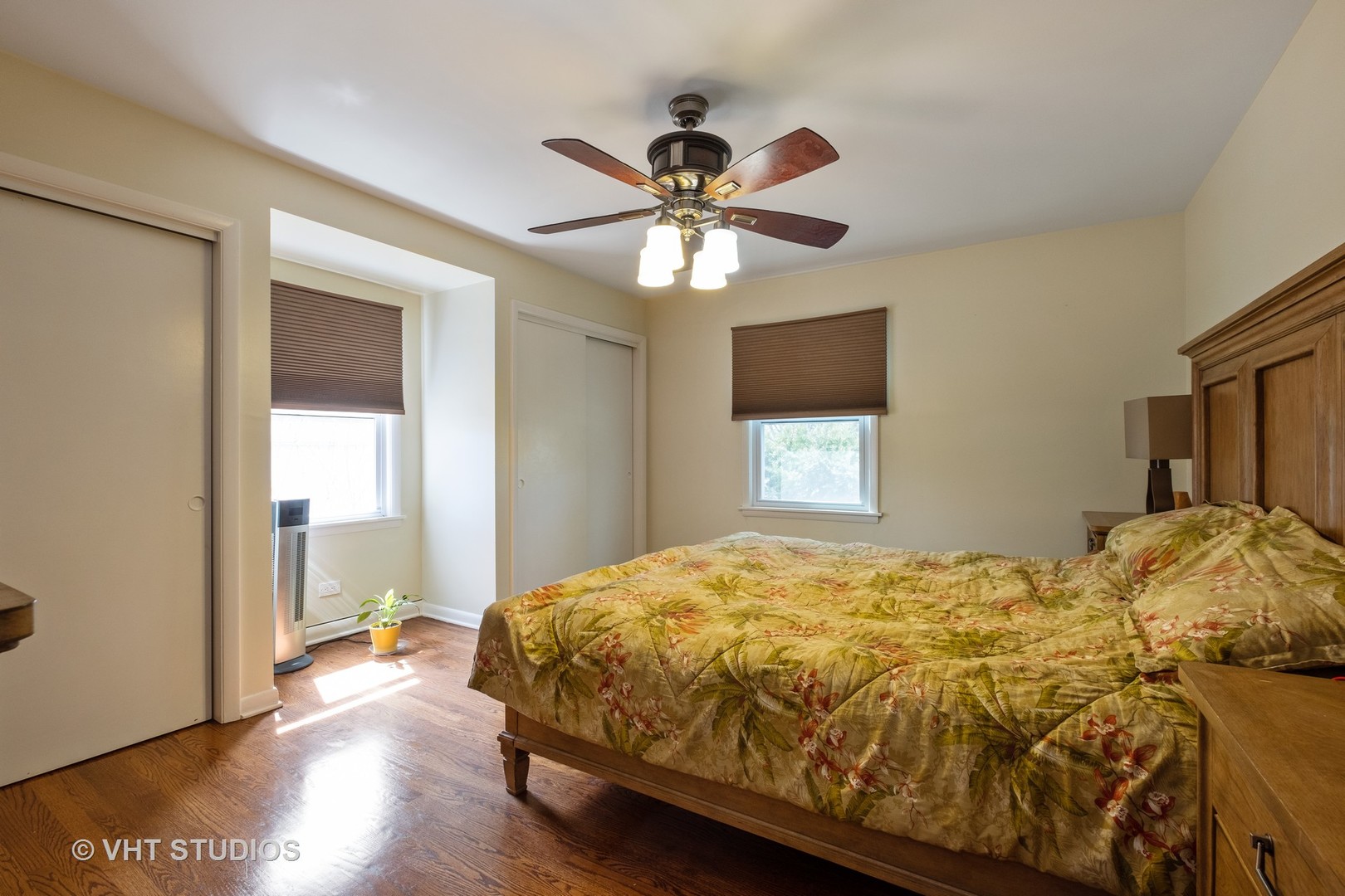 35 Pine Tree Road Northbrook, IL 60062 - Photo 5 of 10 a bedroom with a bed and a window