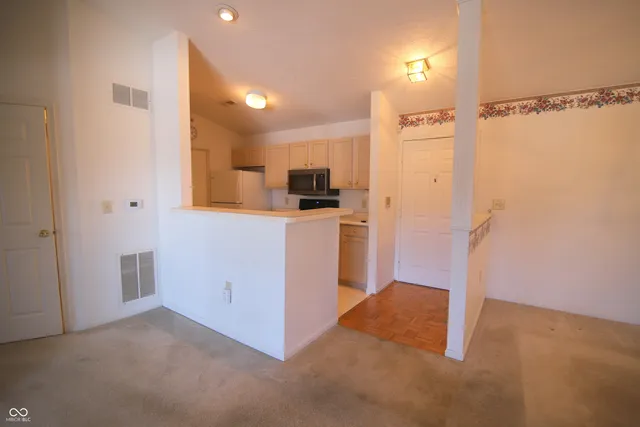 $163,500 | 8750 Yardley Court, Unit 303, Indianapolis, IN 46268