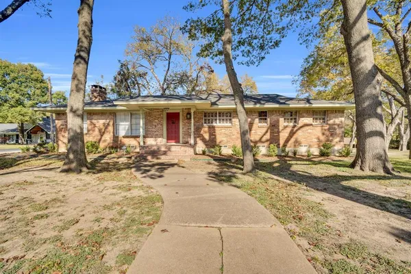 $2,300 | 1122 West Main Street, Waxahachie, TX 75165