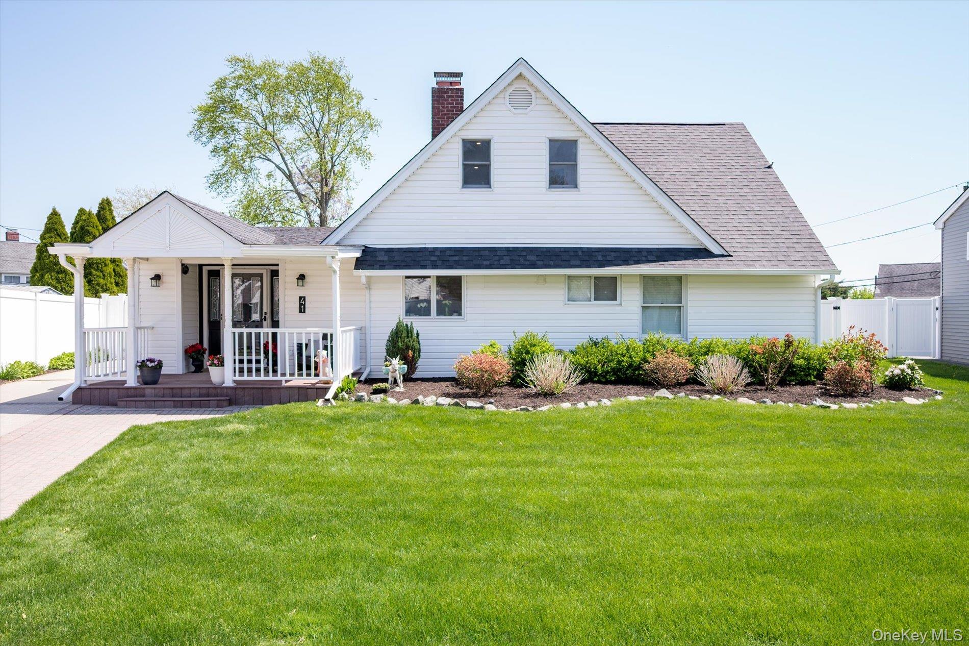 41 Disc Lane Wantagh, NY 11793 - Photo 1 of 31