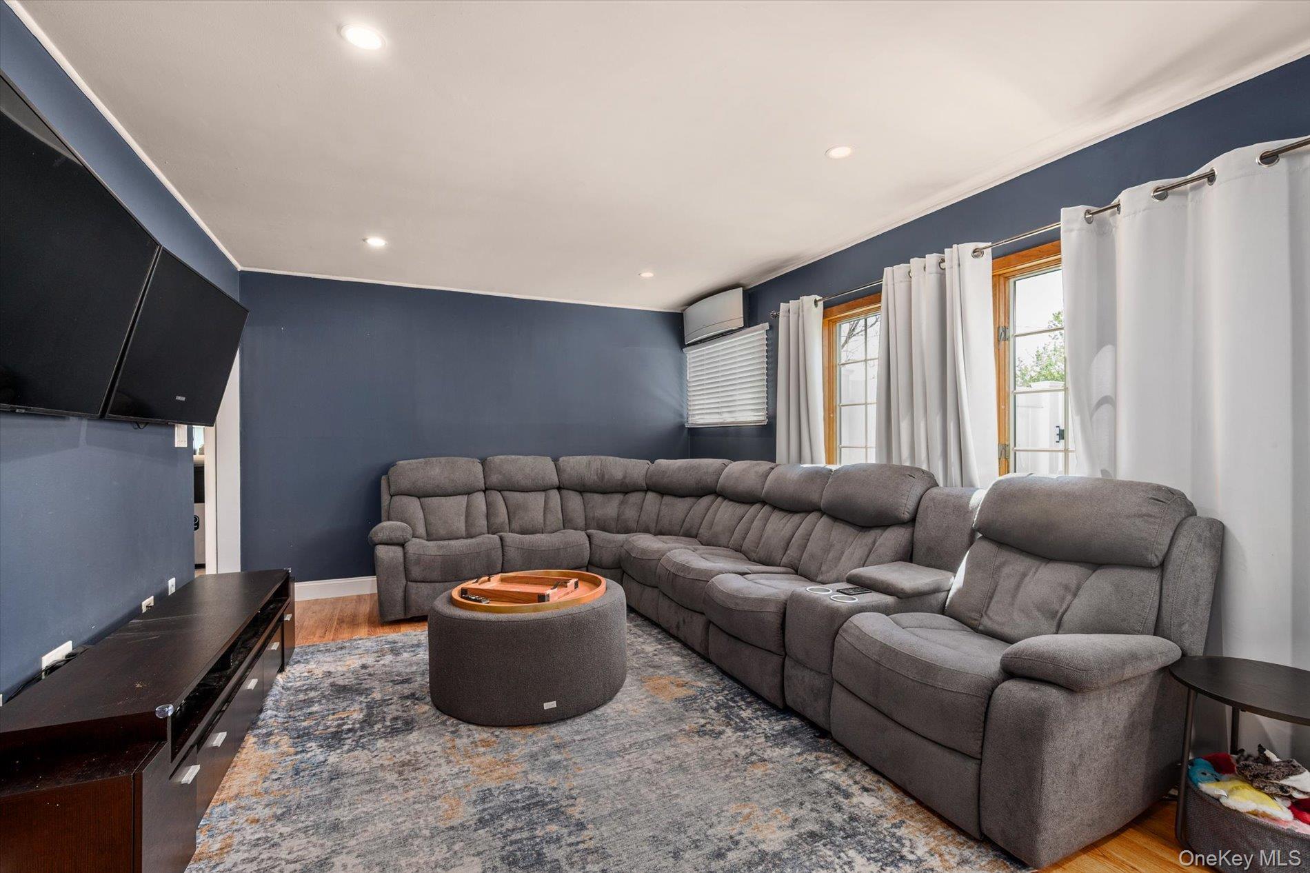 41 Disc Lane Wantagh, NY 11793 - Photo 13 of 31