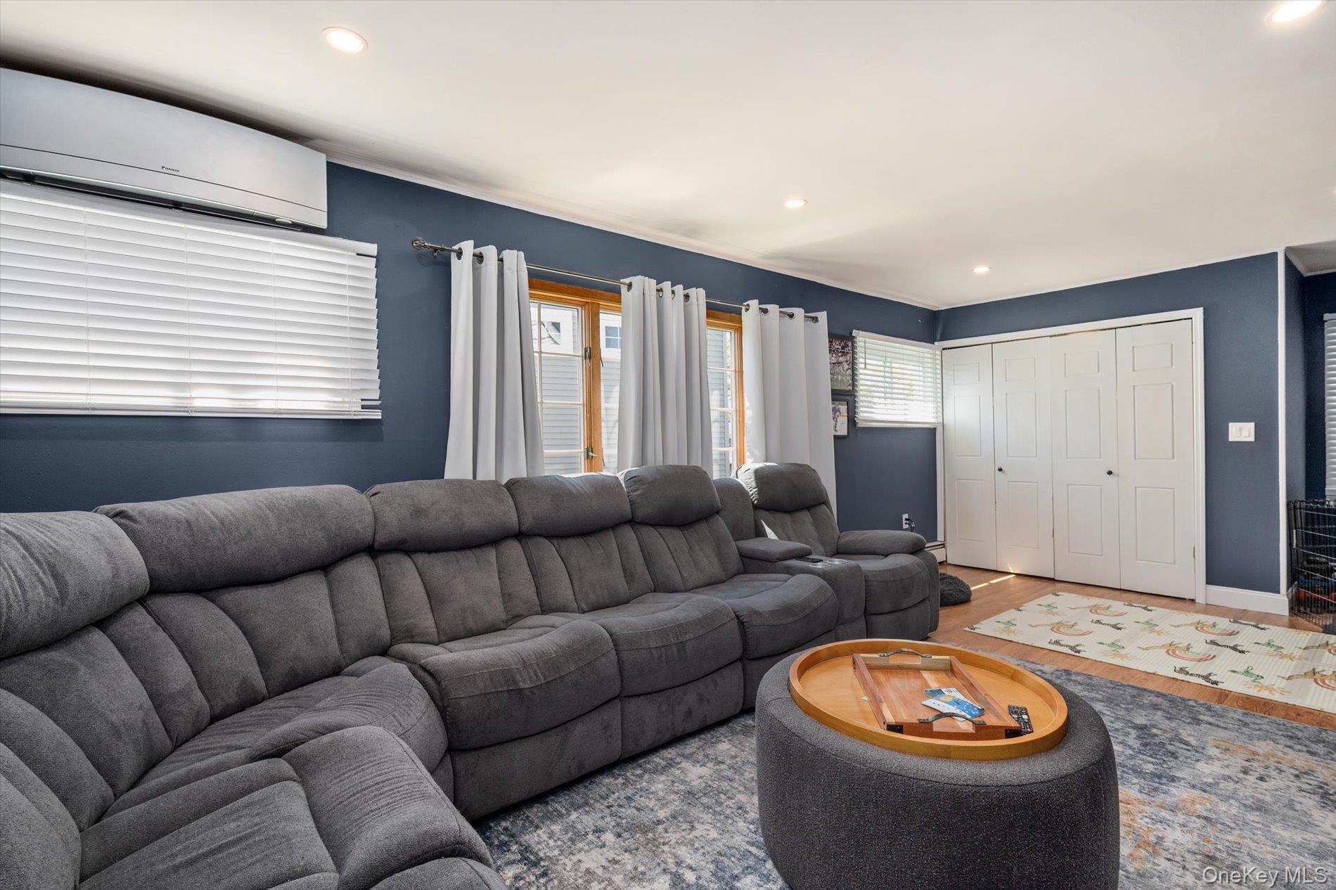 41 Disc Lane Wantagh, NY 11793 - Photo 14 of 31