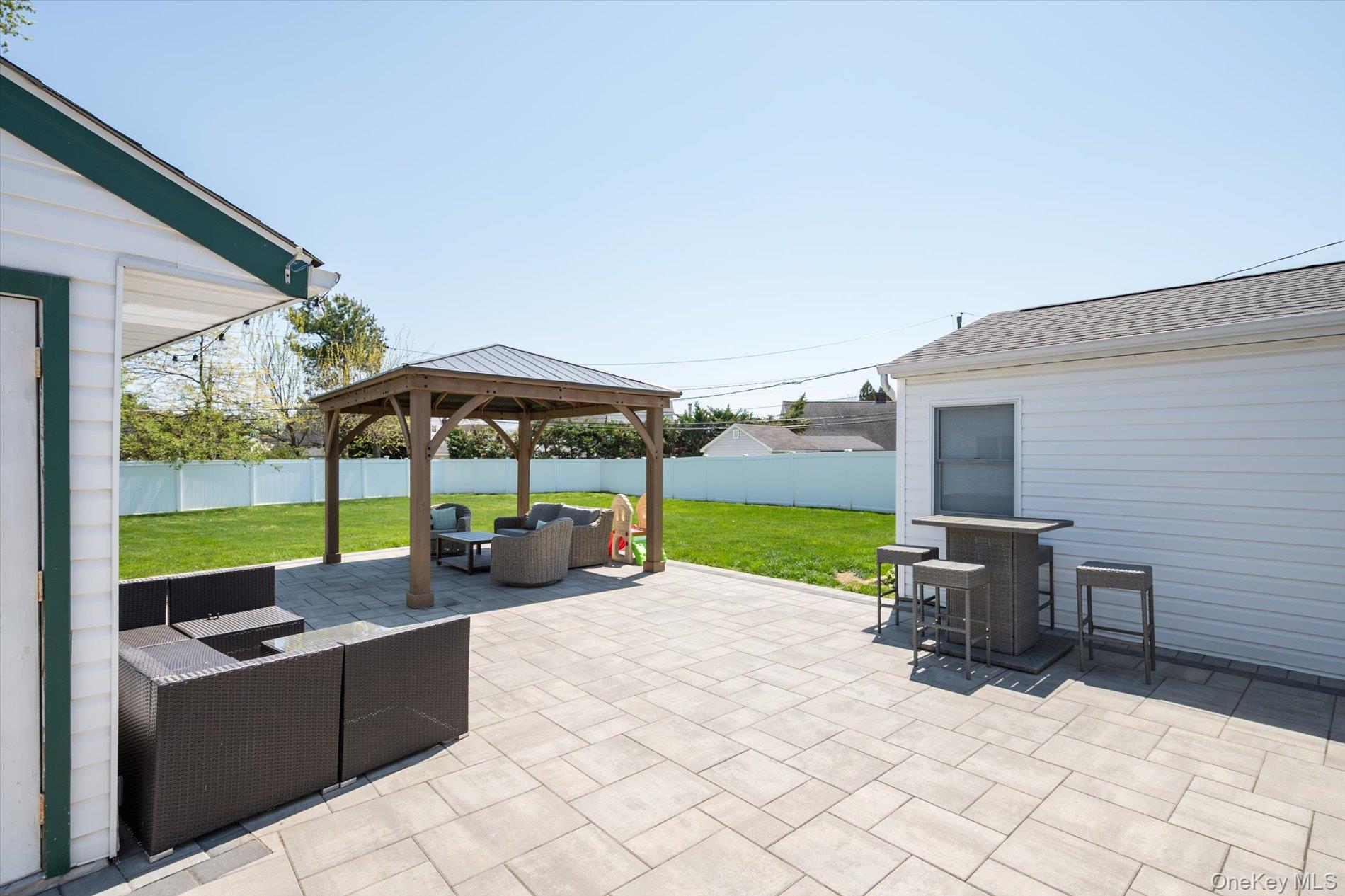 41 Disc Lane Wantagh, NY 11793 - Photo 23 of 31