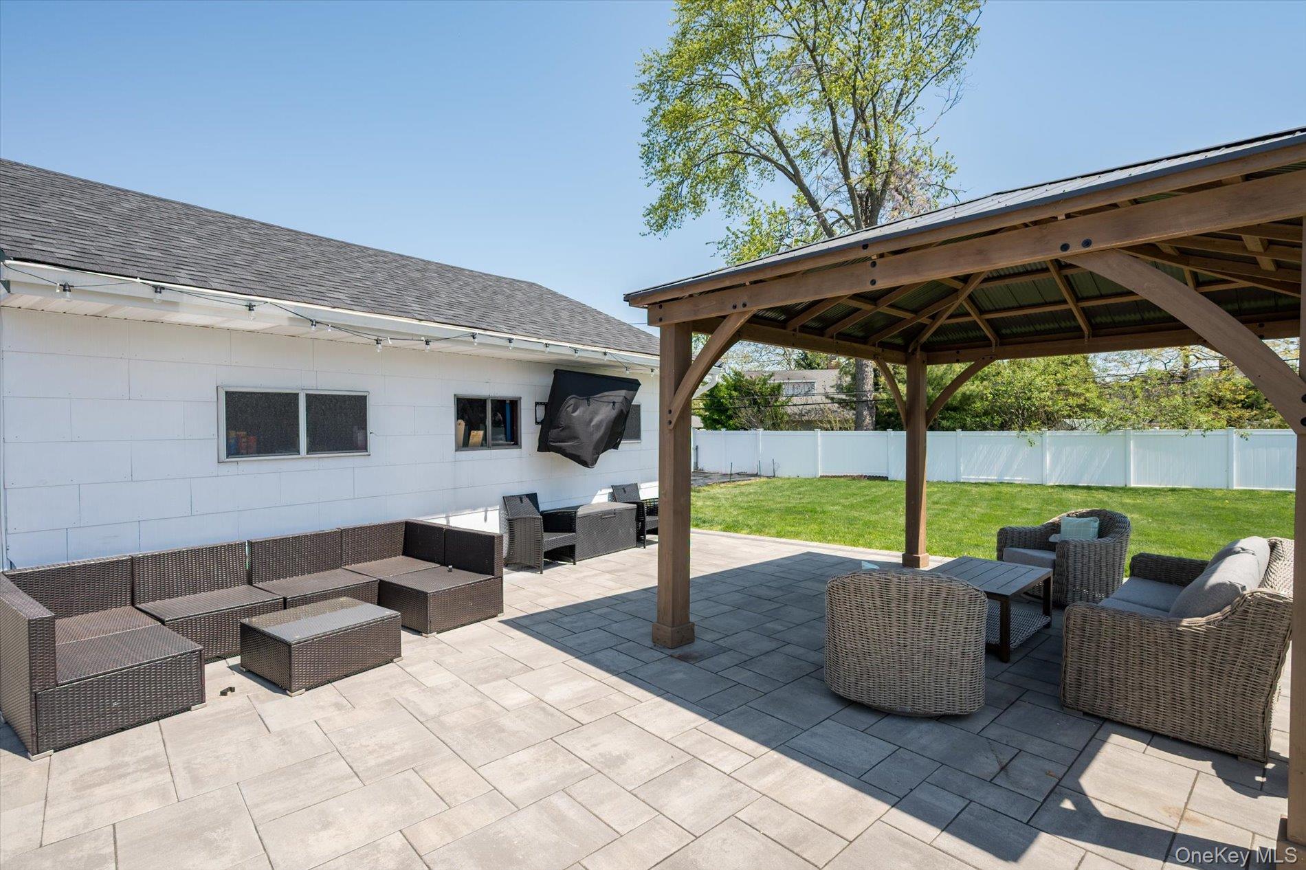 41 Disc Lane Wantagh, NY 11793 - Photo 25 of 31