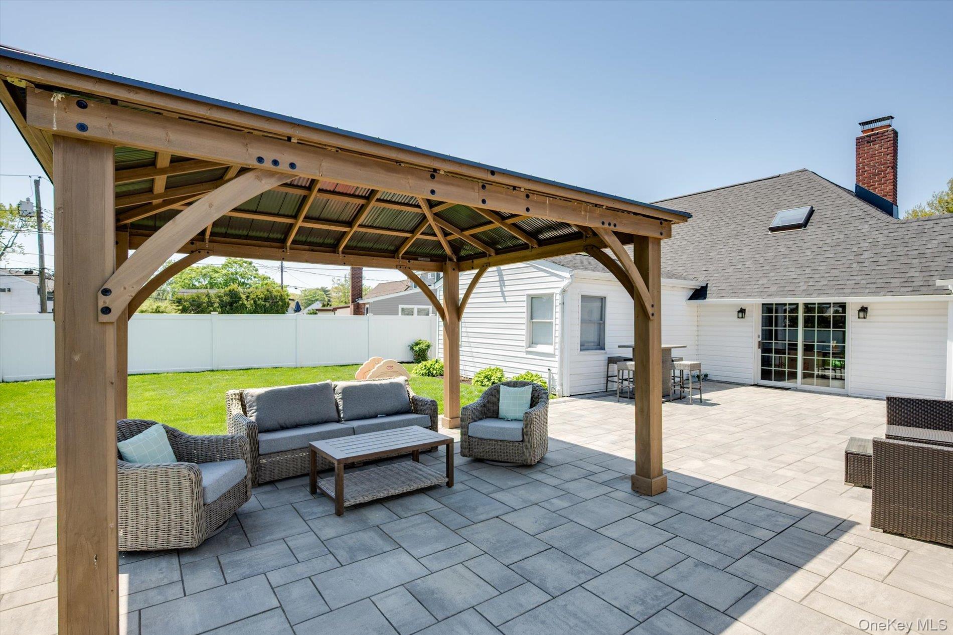 41 Disc Lane Wantagh, NY 11793 - Photo 26 of 31