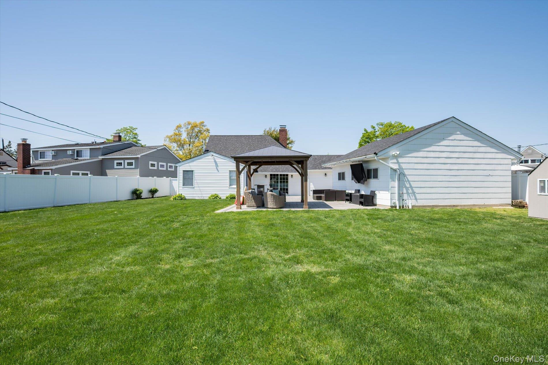 41 Disc Lane Wantagh, NY 11793 - Photo 29 of 31