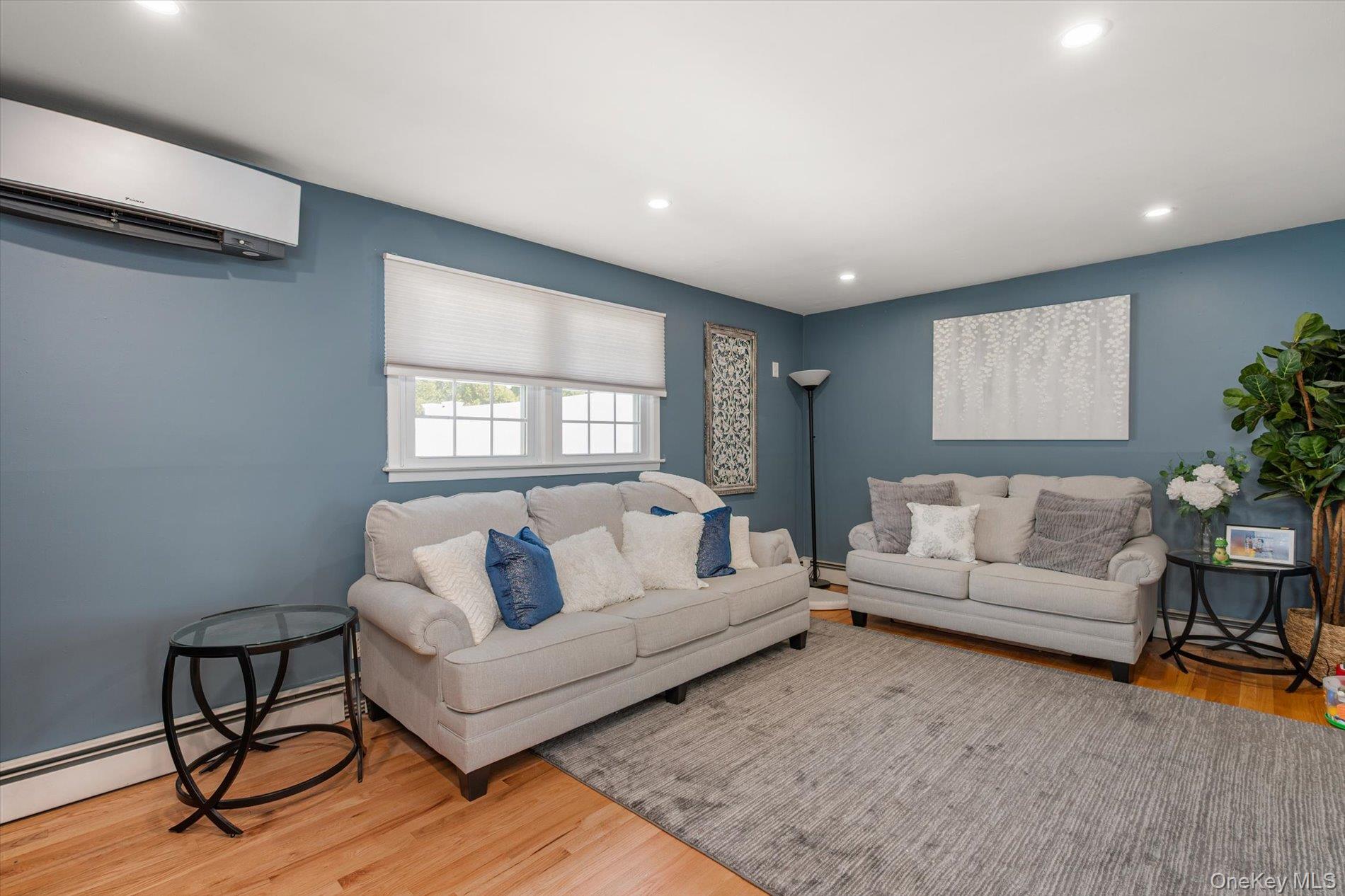 41 Disc Lane Wantagh, NY 11793 - Photo 4 of 31