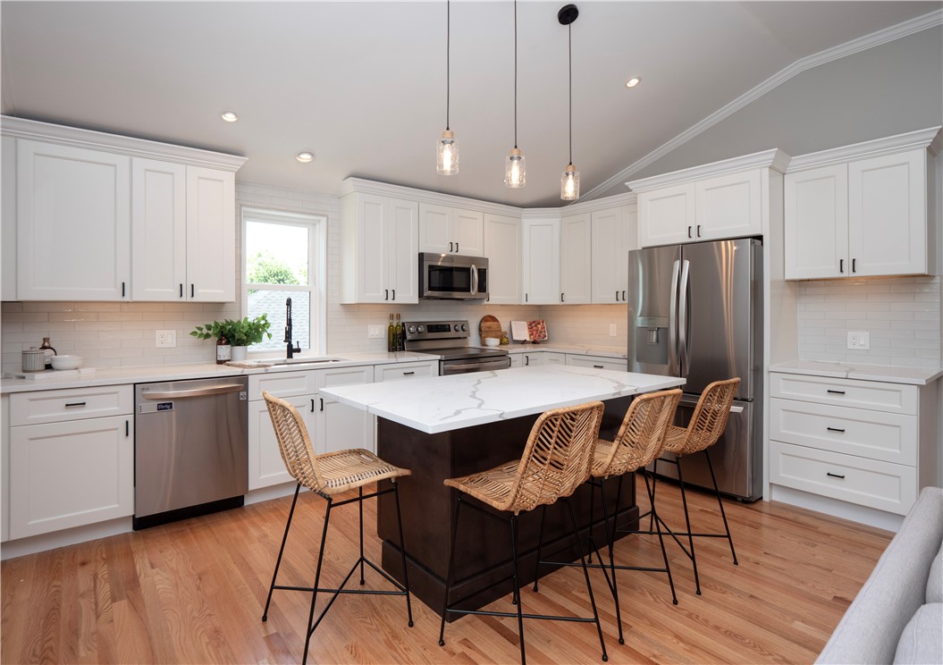 31 Prescott Hall Road Newport, RI 02840 - Photo 9 of 45