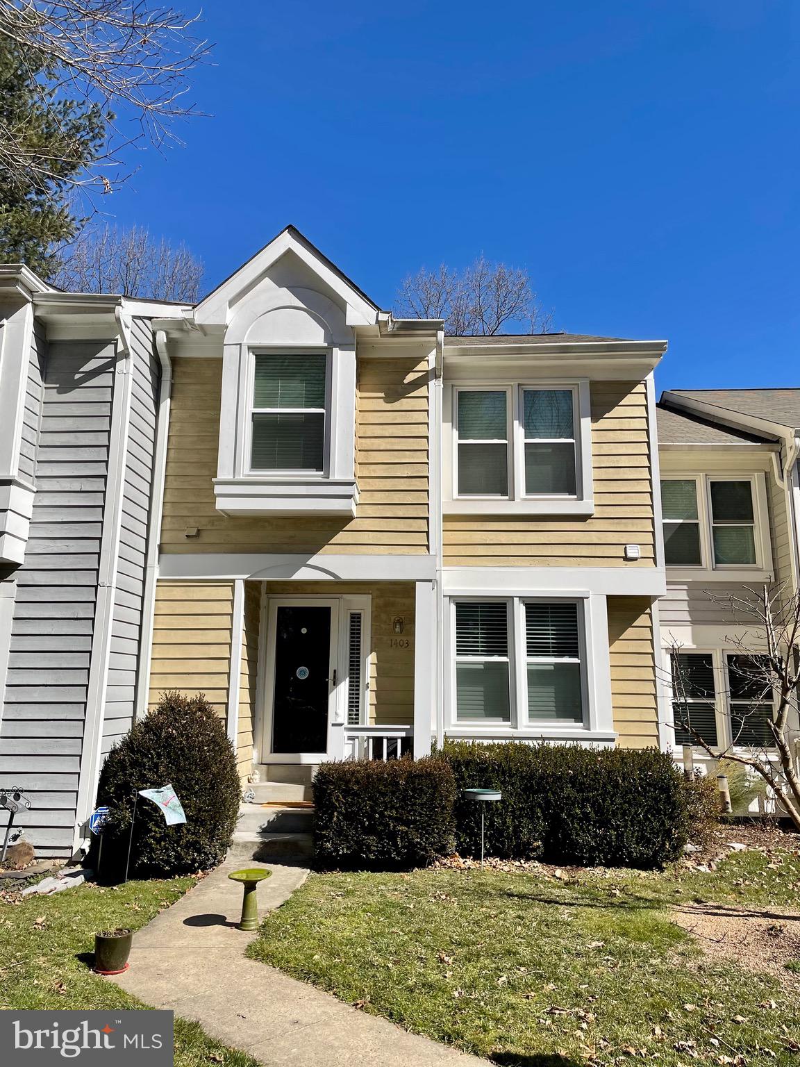 1403 Newport Spring Court Reston, VA 20194 - Photo 3 of 41 Gallery Image 3