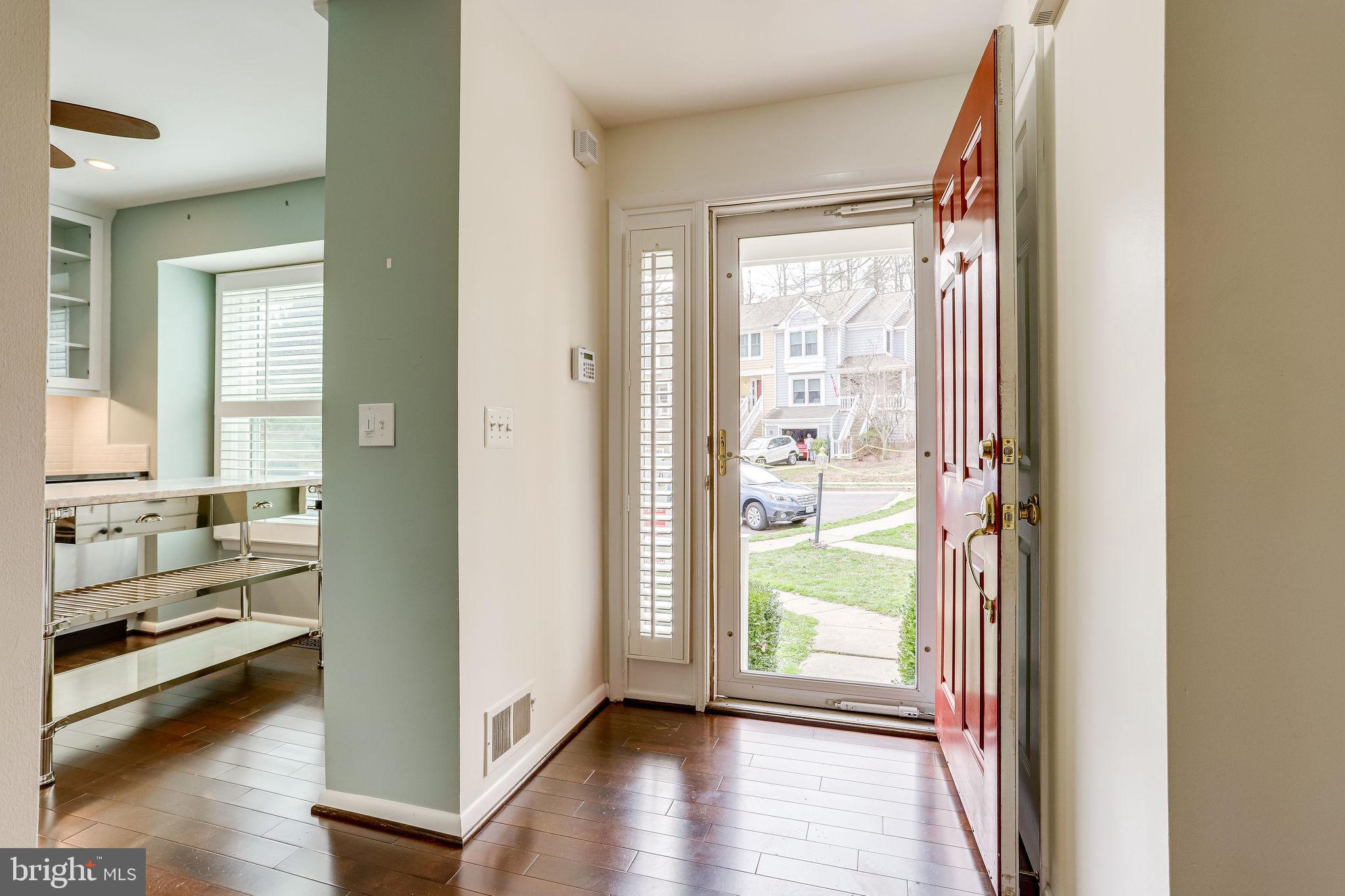 1403 Newport Spring Court Reston, VA 20194 - Photo 4 of 41 Gallery Image 4