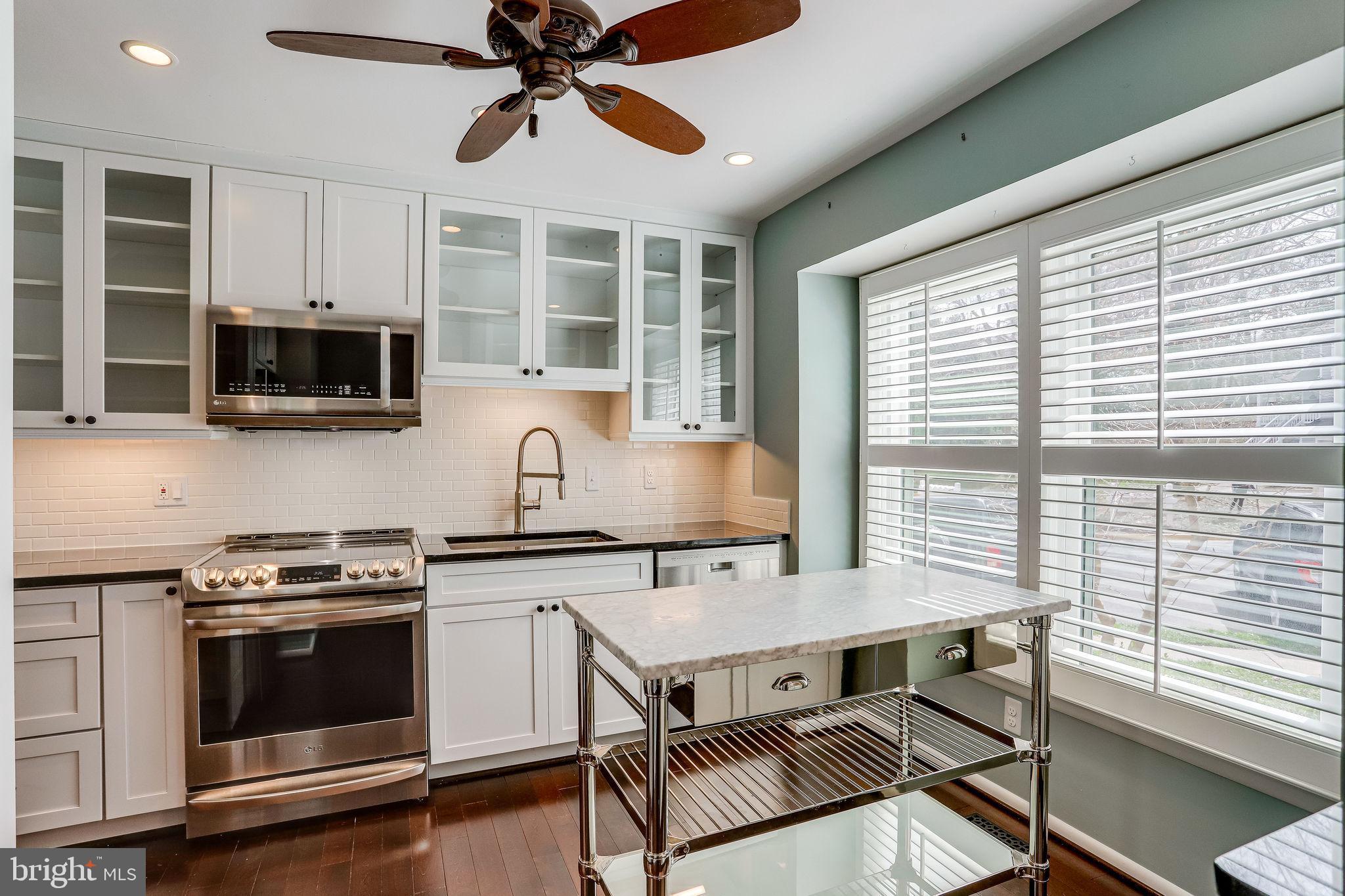 1403 Newport Spring Court Reston, VA 20194 - Photo 7 of 41 Gallery Image 7