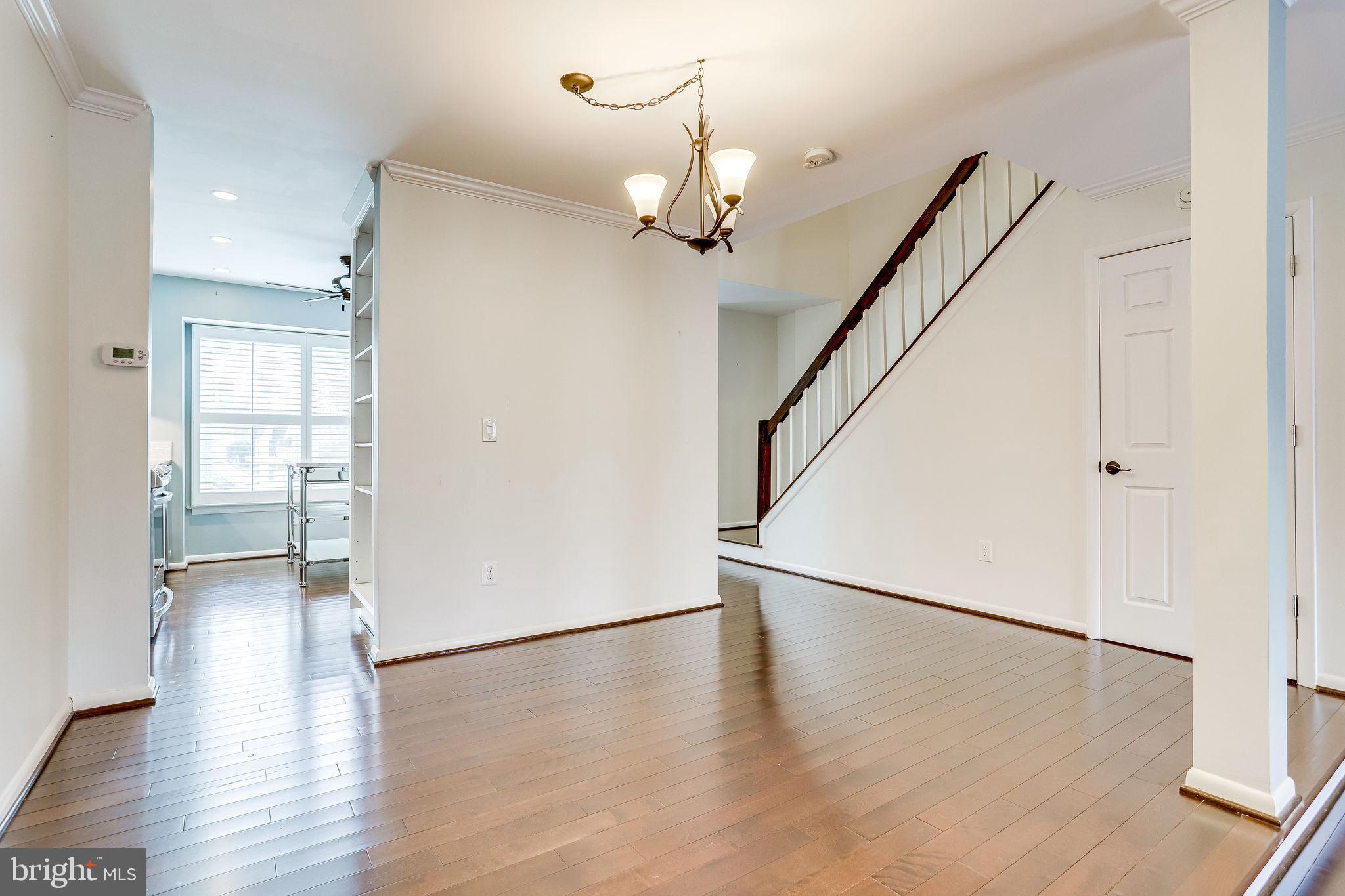 1403 Newport Spring Court Reston, VA 20194 - Photo 9 of 41 Gallery Image 9