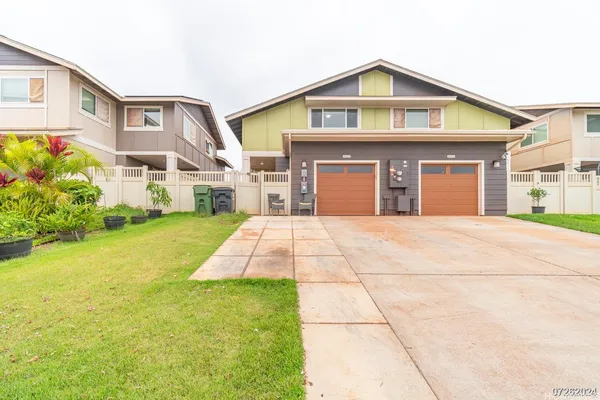 $3,850 | 94-1219 Haleululaau Street, Unit 44, Waipahu, HI 96797
