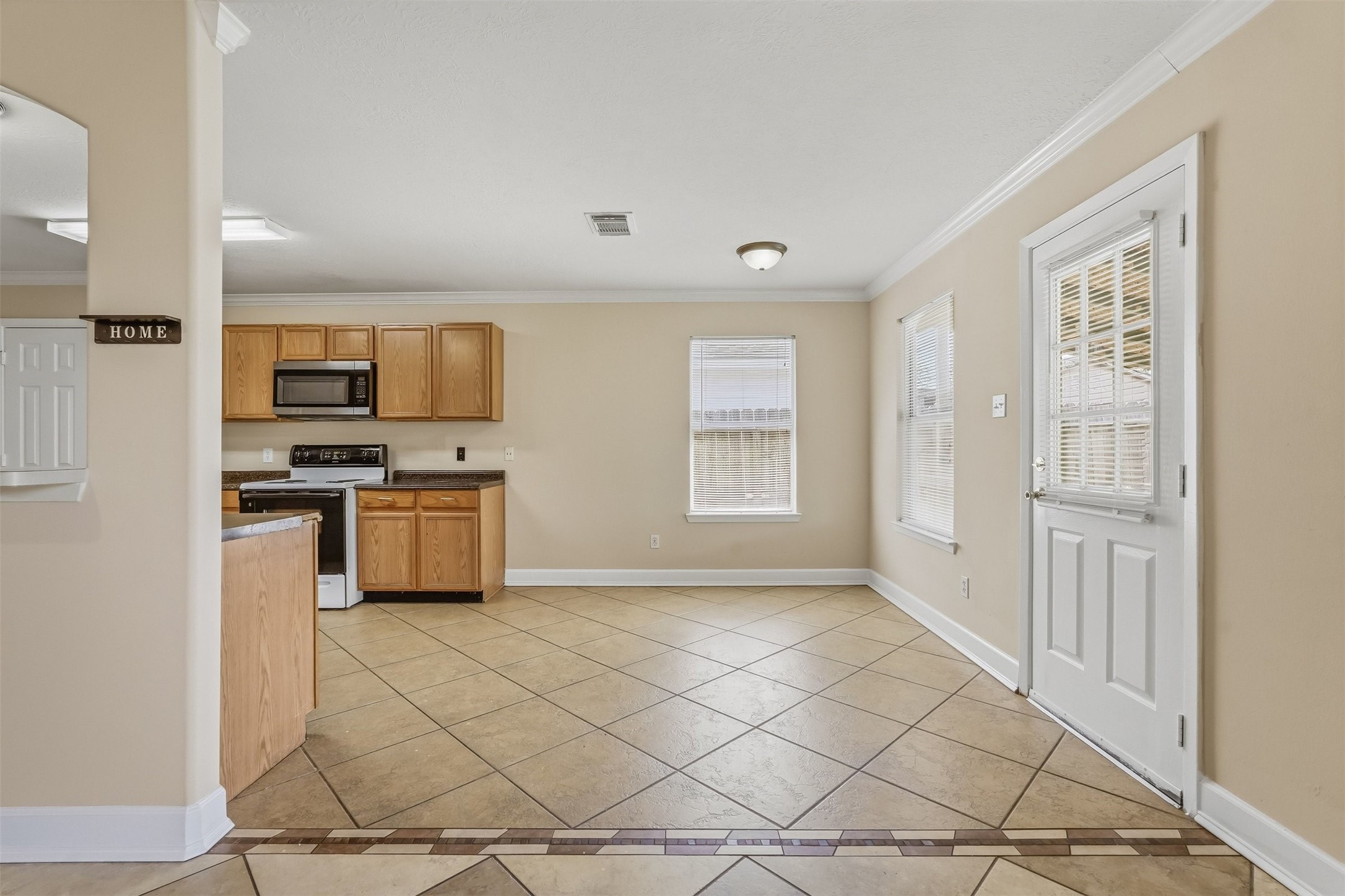 5911 Camron Point Circle Katy, TX 77449 - Photo 11 of 24