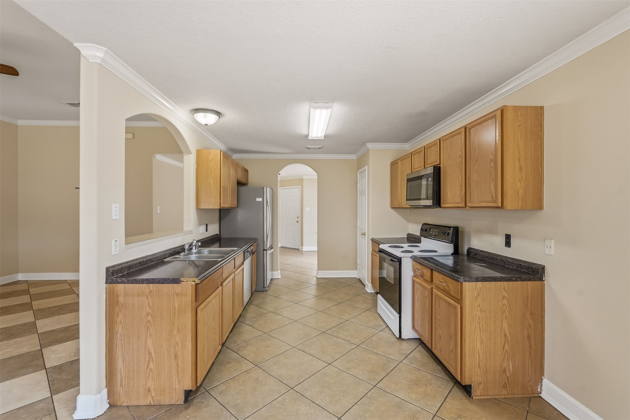 5911 Camron Point Circle Katy, TX 77449 - Photo 13 of 24