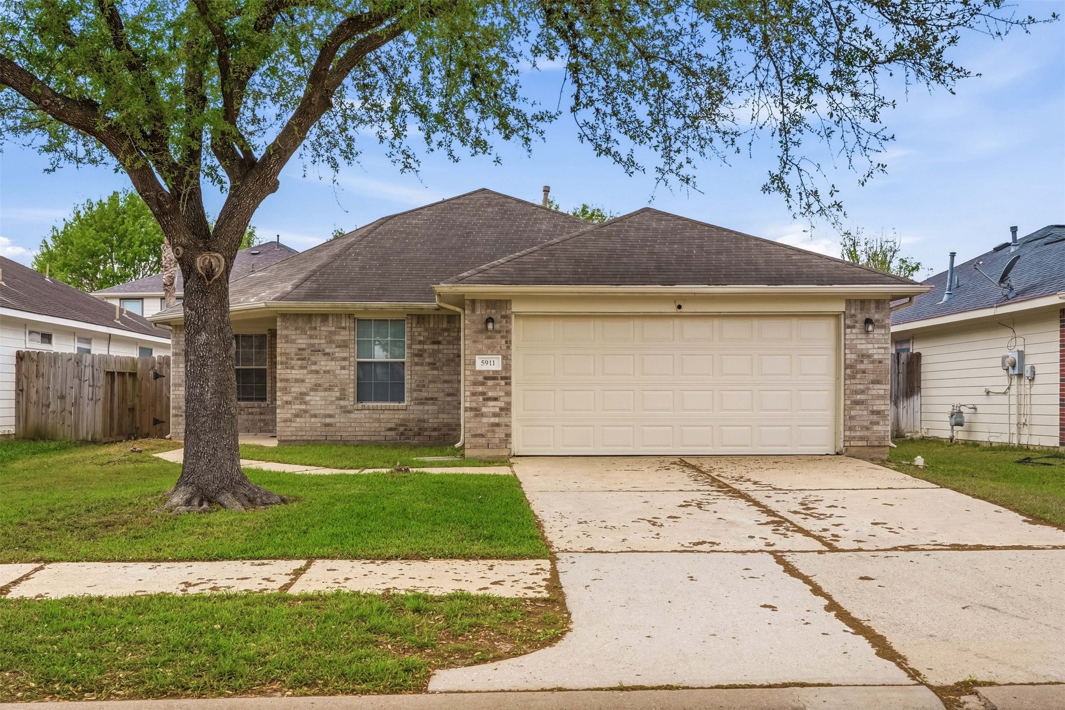 5911 Camron Point Circle Katy, TX 77449 - Photo 2 of 24