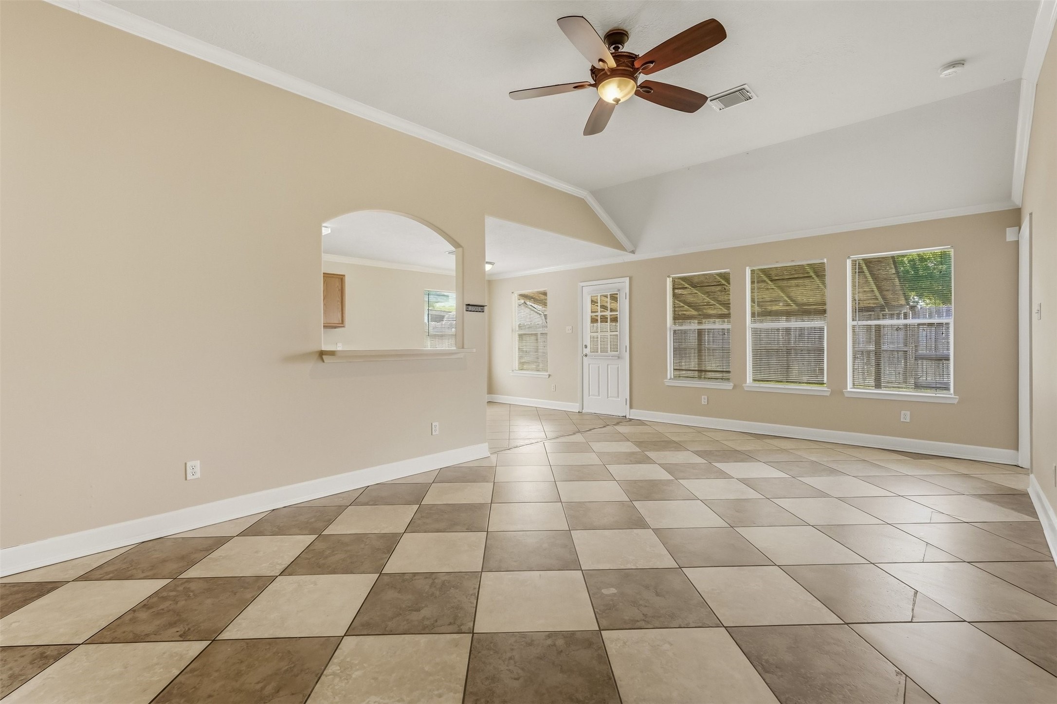 5911 Camron Point Circle Katy, TX 77449 - Photo 8 of 24