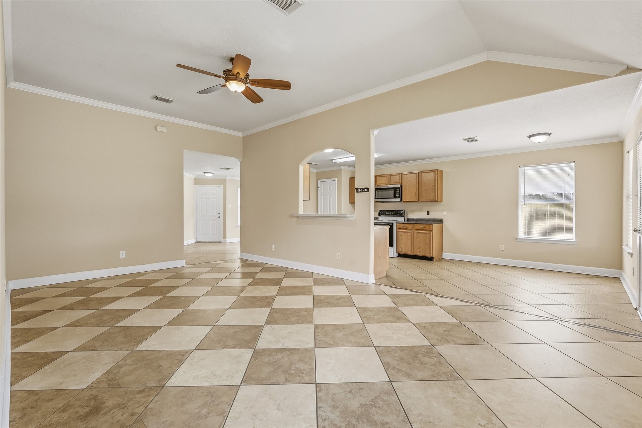 5911 Camron Point Circle Katy, TX 77449 - Photo 10 of 24
