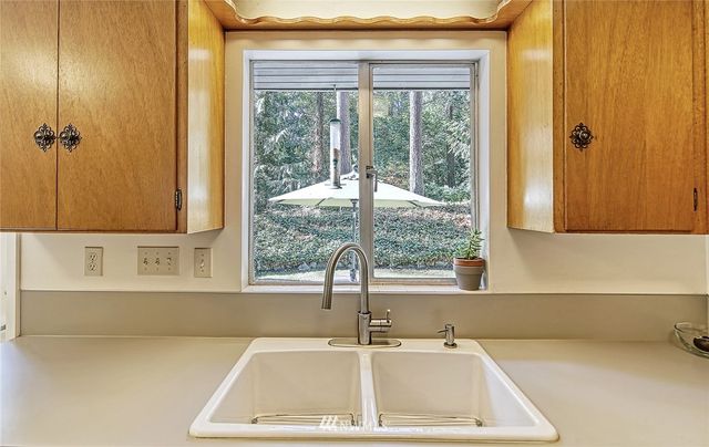 $880,000 | 18503 24th Place Northeast, Lake Forest Park, WA 98155