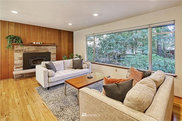 $880,000 | 18503 24th Place Northeast, Lake Forest Park, WA 98155