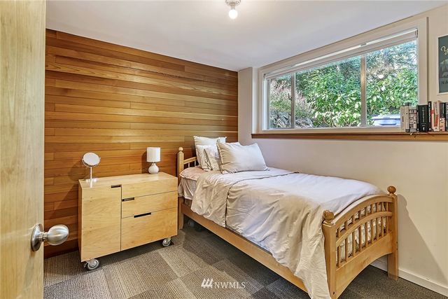 $880,000 | 18503 24th Place Northeast, Lake Forest Park, WA 98155