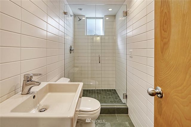 $880,000 | 18503 24th Place Northeast, Lake Forest Park, WA 98155