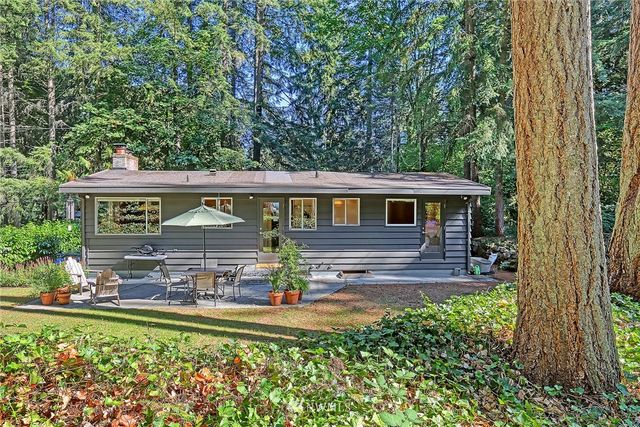 $880,000 | 18503 24th Place Northeast, Lake Forest Park, WA 98155