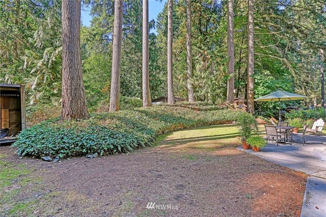 $880,000 | 18503 24th Place Northeast, Lake Forest Park, WA 98155