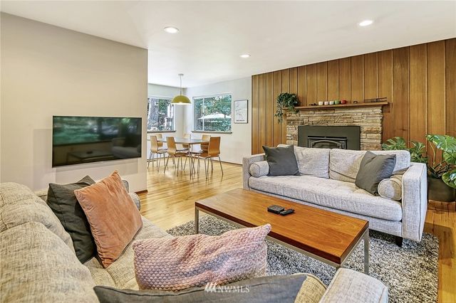 $880,000 | 18503 24th Place Northeast, Lake Forest Park, WA 98155