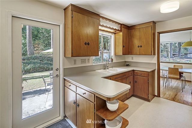 $880,000 | 18503 24th Place Northeast, Lake Forest Park, WA 98155