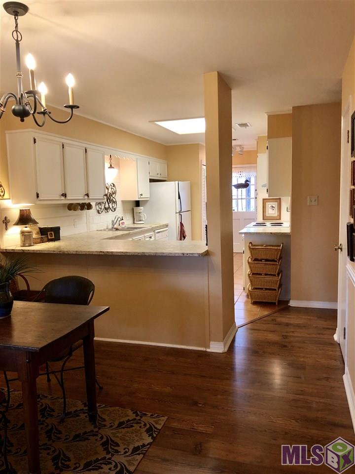 15433 Springwood Avenue Baton Rouge, LA 70817 - Photo 8 of 24 View from Livingroom to Kitchen