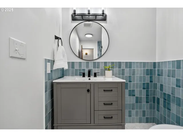 $698,995 | 14633 Southeast Carol Avenue, Milwaukie, OR 97267