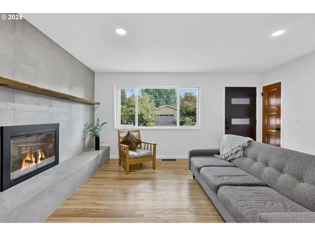 $698,995 | 14633 Southeast Carol Avenue, Milwaukie, OR 97267