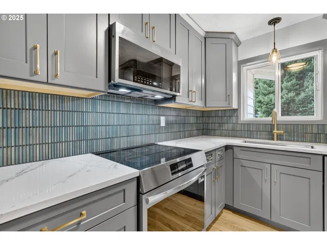 $698,995 | 14633 Southeast Carol Avenue, Milwaukie, OR 97267