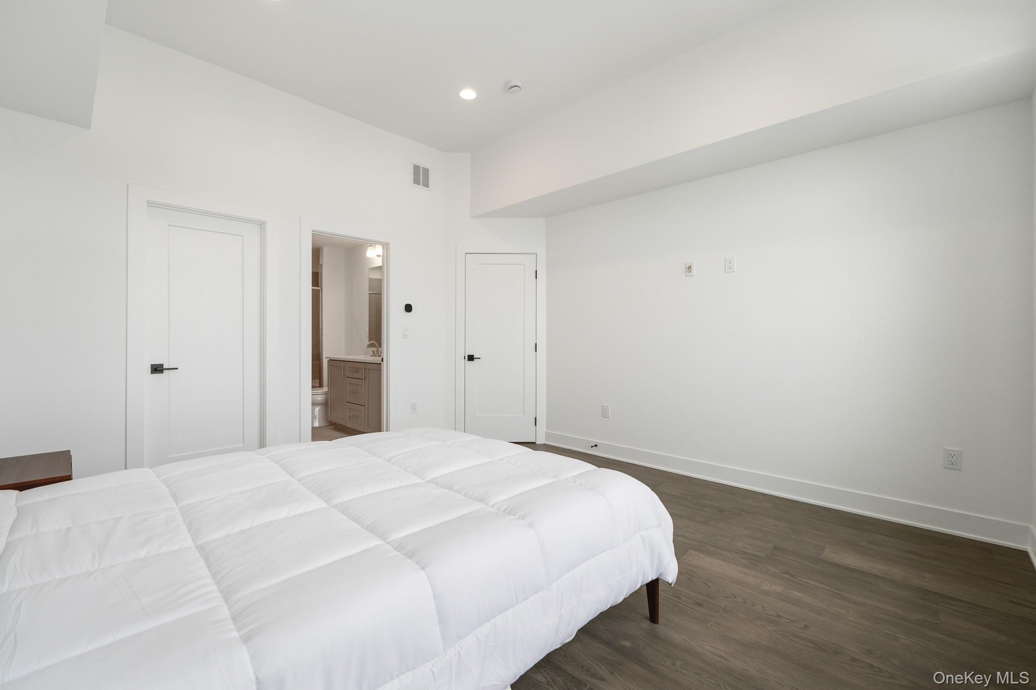 4034 Chestnut Rdg Road, Unit 62 Fishkill, NY 12524 - Photo 25 of 31 Primary Bedroom w/ensuit