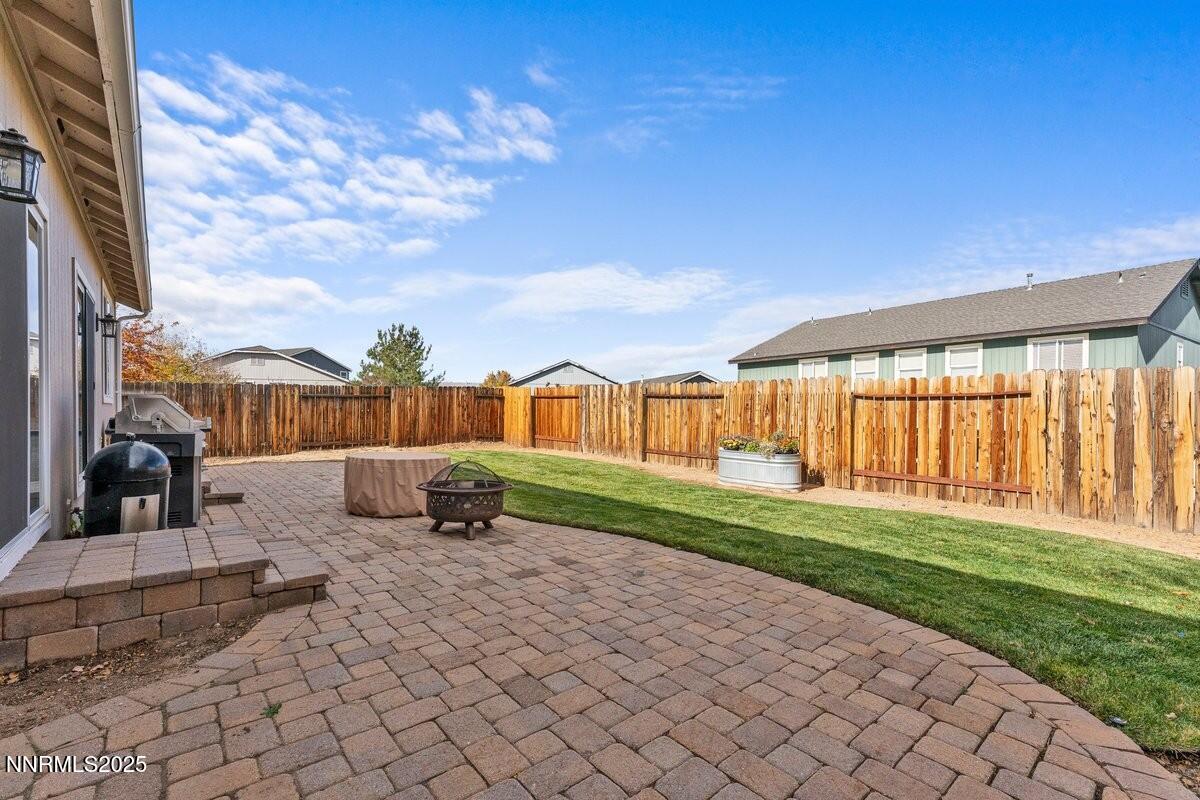 9965 Moondust Court Reno, NV 89506 - Photo 27 of 38 9965 Moondust Backyd 1
