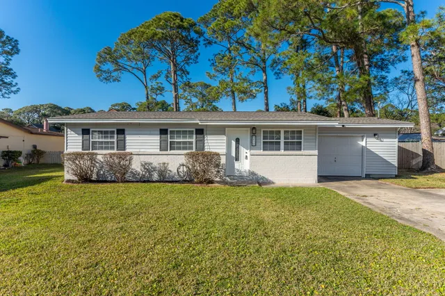 $1,800 | 21 Kohler Drive, Mary Esther, FL 32569