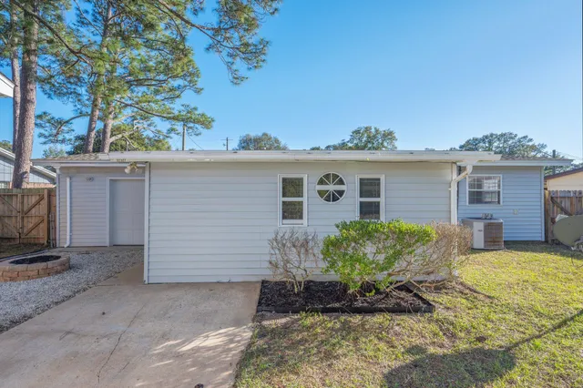 $1,800 | 21 Kohler Drive, Mary Esther, FL 32569