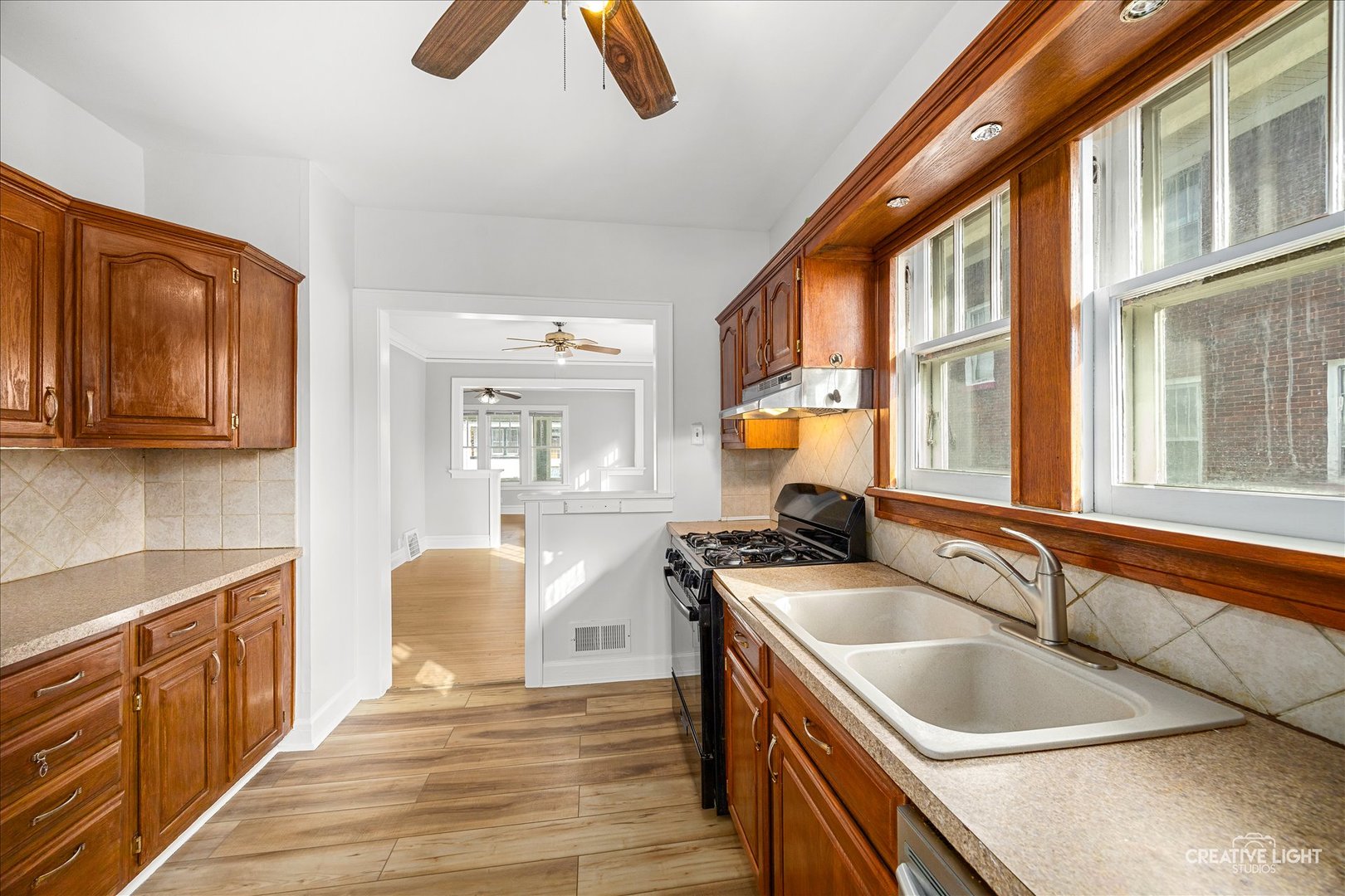 408 Bowen Court Elgin, IL 60120 - Photo 11 of 32