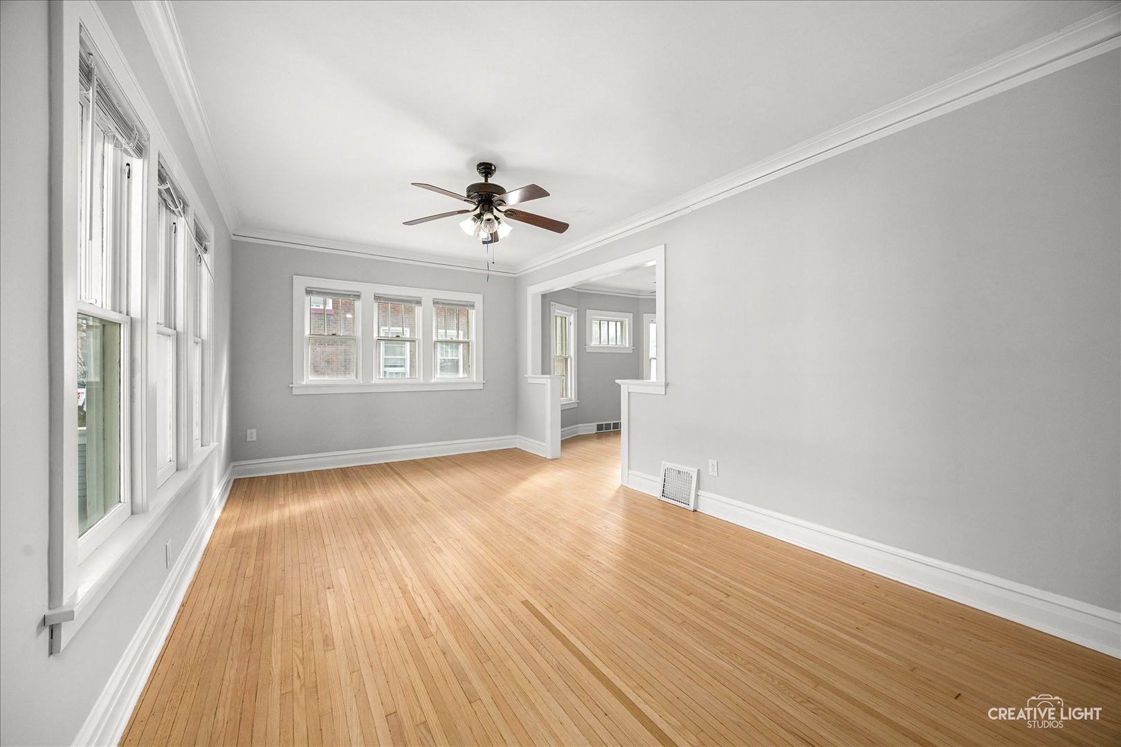 408 Bowen Court Elgin, IL 60120 - Photo 6 of 32