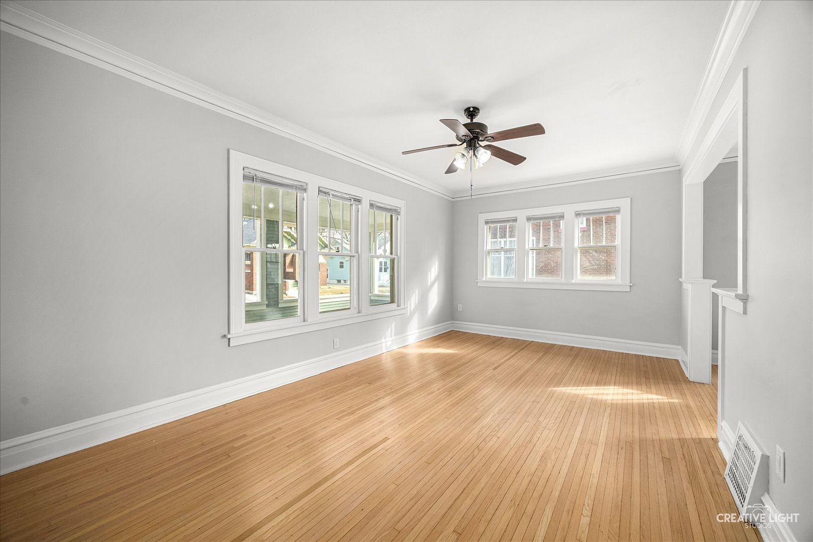 408 Bowen Court Elgin, IL 60120 - Photo 7 of 32