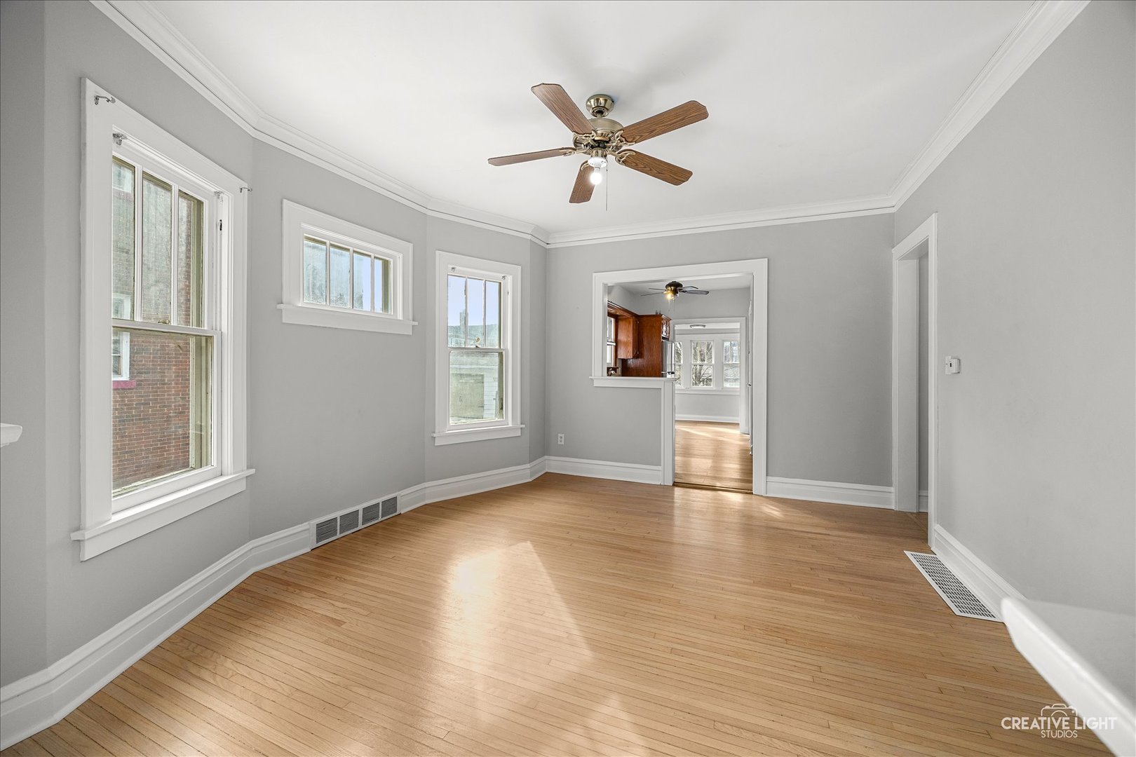 408 Bowen Court Elgin, IL 60120 - Photo 8 of 32