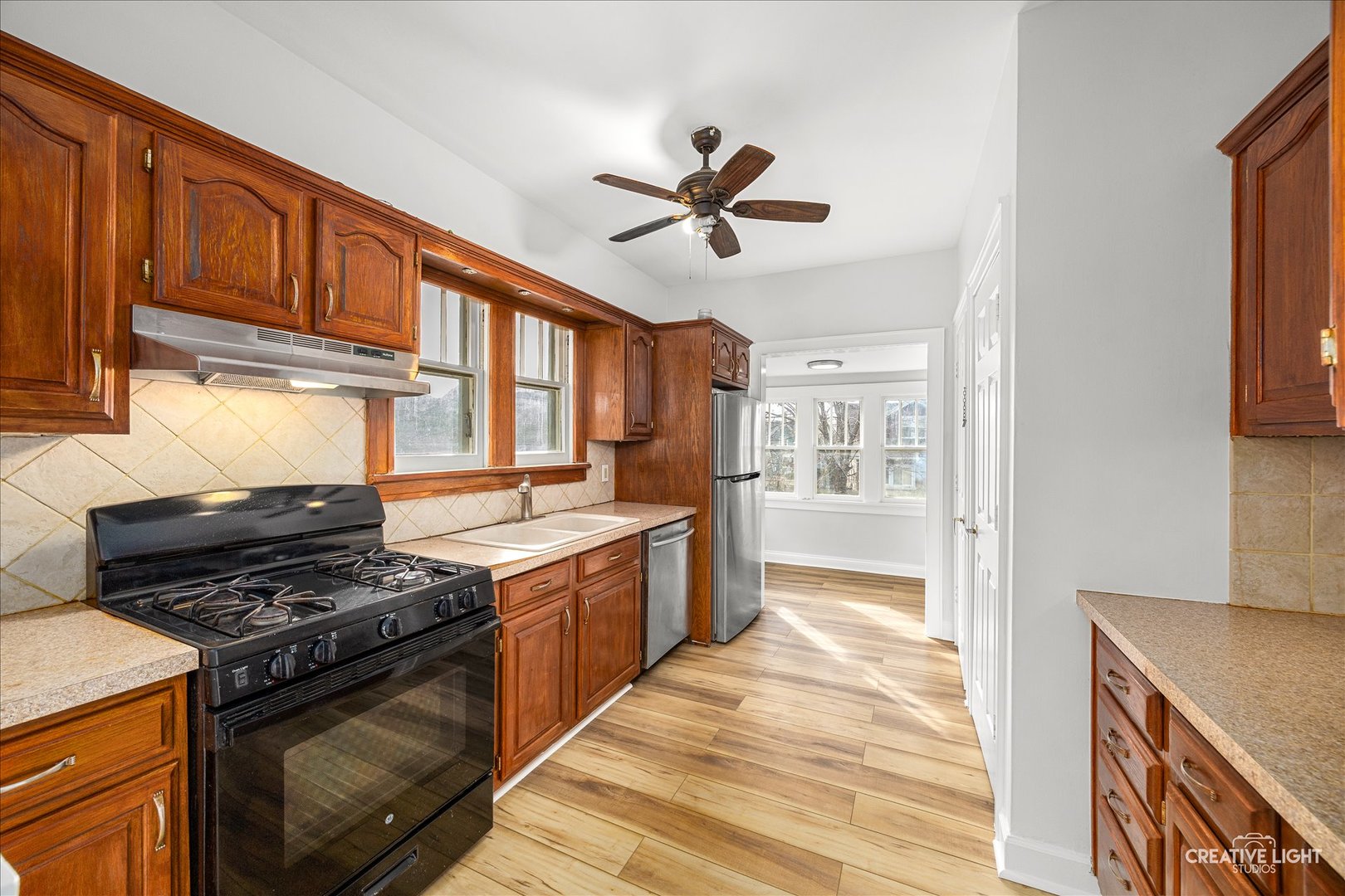 408 Bowen Court Elgin, IL 60120 - Photo 10 of 32