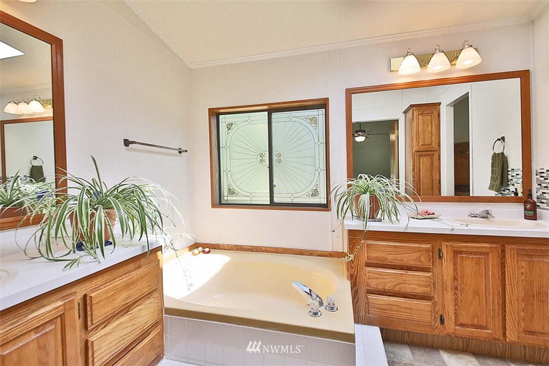 408 Sycamore Road Coupeville, WA 98239 - Photo 14 of 37 Gallery Image 14