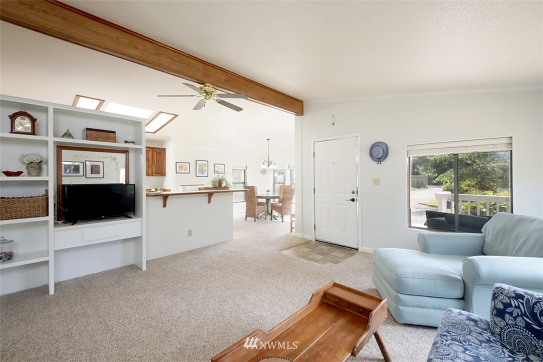 408 Sycamore Road Coupeville, WA 98239 - Photo 6 of 37 Gallery Image 6