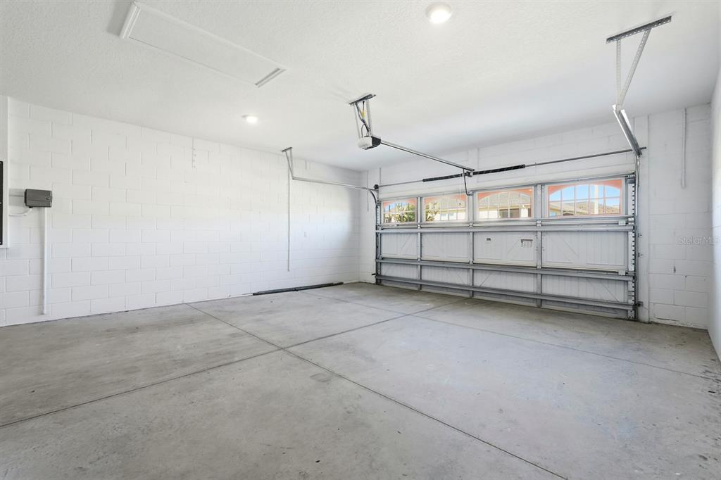 10374 Southwest 96th Street Ocala, FL 34481 - Photo 20 of 29 a view of a garage